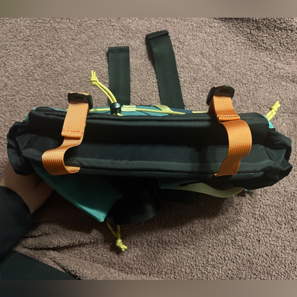 Topo Designs Mountain Hydro Hip Pack Geode Green/Sea Pine Unisex - Picture 6 of 10